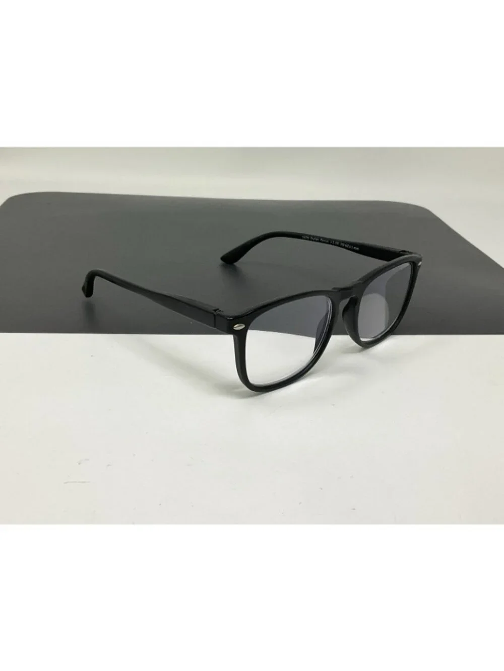 Peepers Dylan Focus Black Blue Light Filtering Readers +2.00